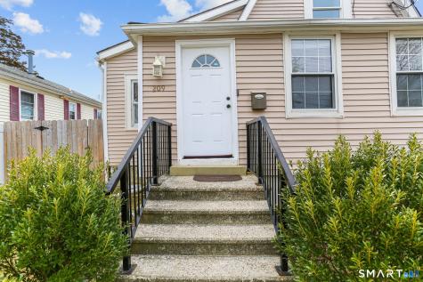 209 Trumbull Avenue Bridgeport CT 06606