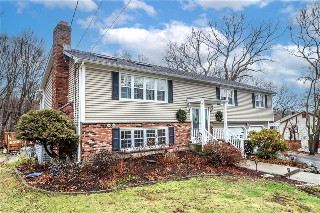 9 April Lane Shelton CT 06484