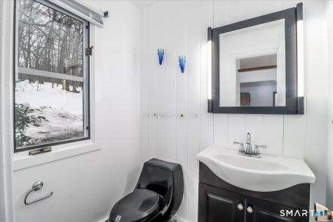 8 Pebble Lane New Milford CT 06776