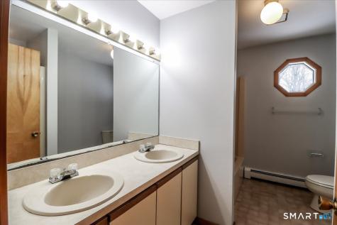 8 Pebble Lane New Milford CT 06776
