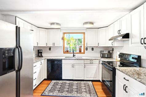 13 Snowden Street Waterford CT 06385