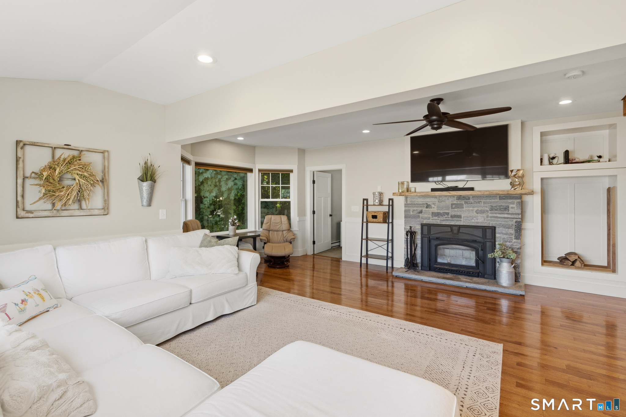 3 Middle Street Waterford CT 06385