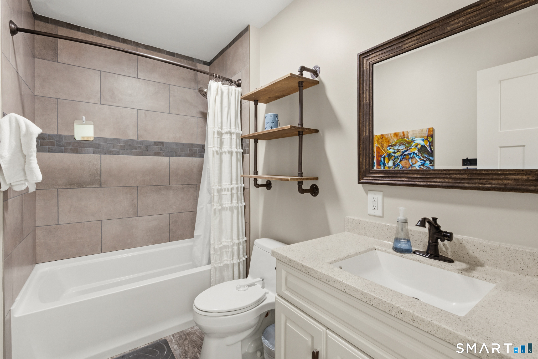 3 Middle Street Waterford CT 06385