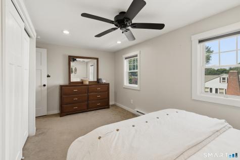 3 Middle Street Waterford CT 06385