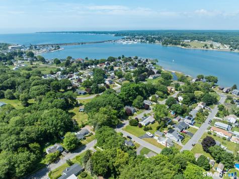 3 Middle Street Waterford CT 06385