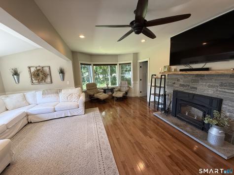 3 Middle Street Waterford CT 06385