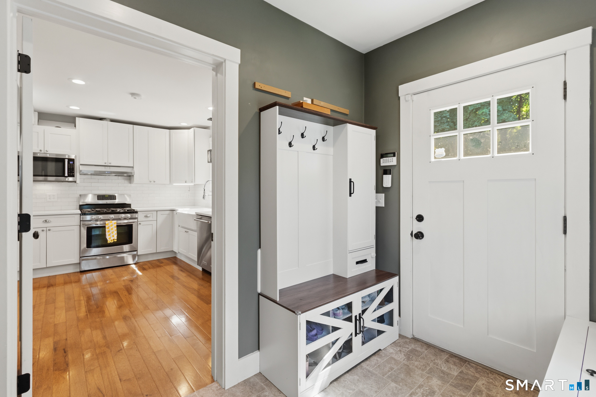 3 Middle Street Waterford CT 06385