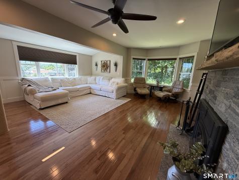 3 Middle Street Waterford CT 06385