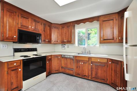 37 Pilgrim Drive Windsor CT 06095