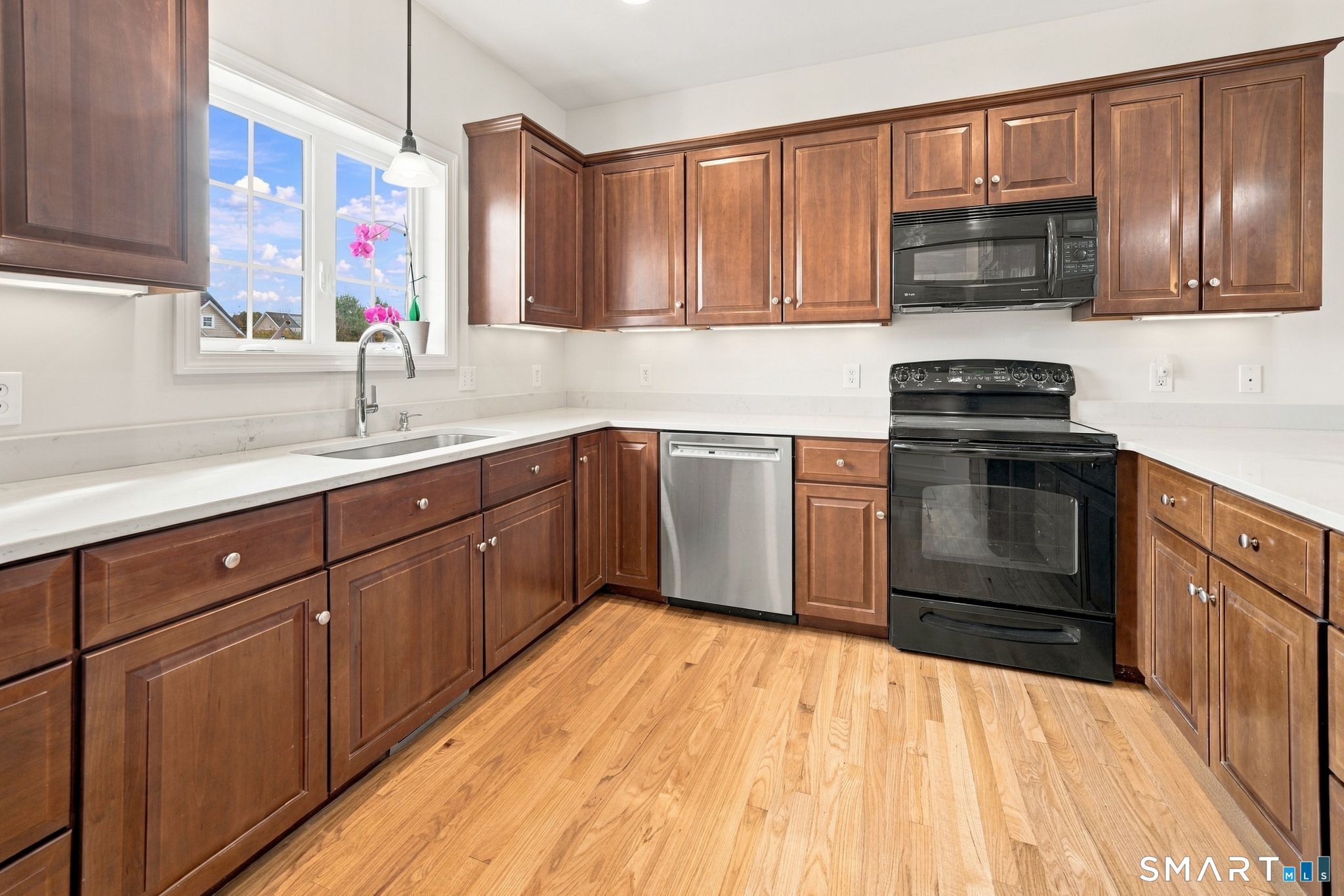 6 Windermere Village Road Ellington CT 06029