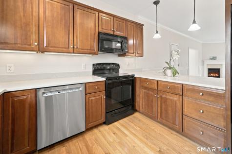 6 Windermere Village Road Ellington CT 06029