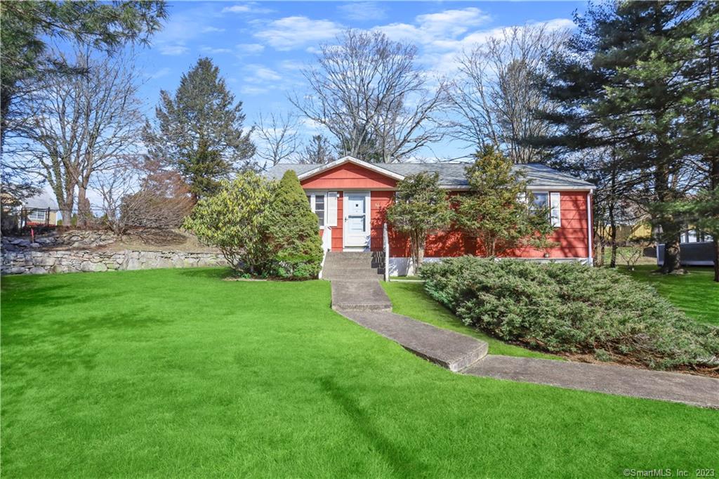30 Robert Court Fairfield CT 06824