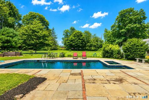 52 Lauderdale Drive Trumbull CT 06611