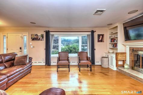 52 Lauderdale Drive Trumbull CT 06611