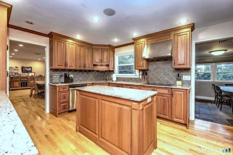 52 Lauderdale Drive Trumbull CT 06611