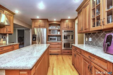 52 Lauderdale Drive Trumbull CT 06611