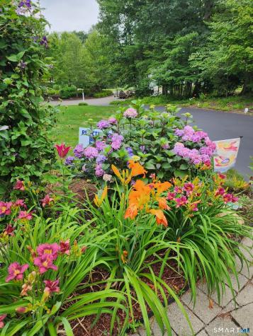 16 Stonewall Drive Granby CT 06090