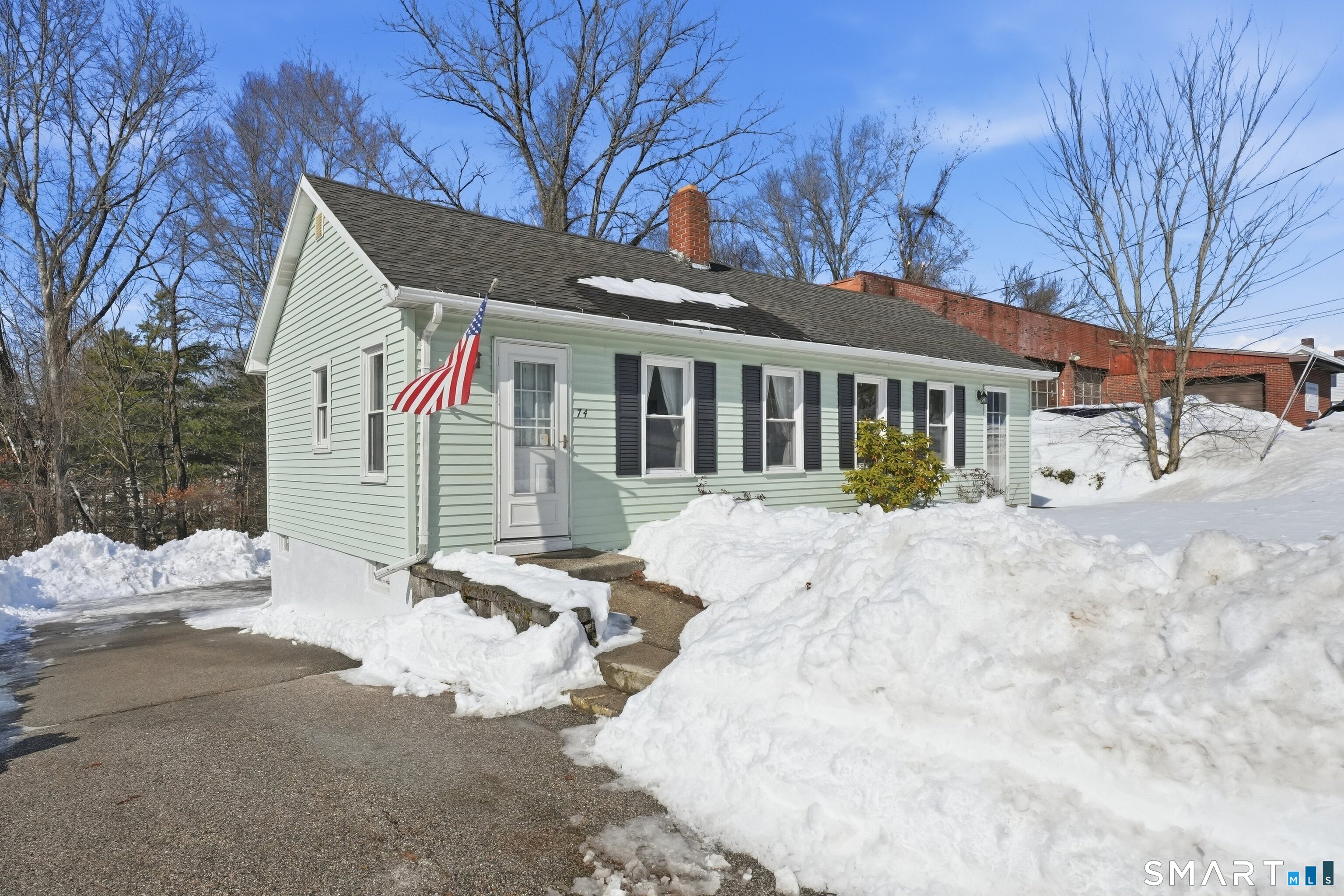 74 Riverside Drive Thompson CT 06277