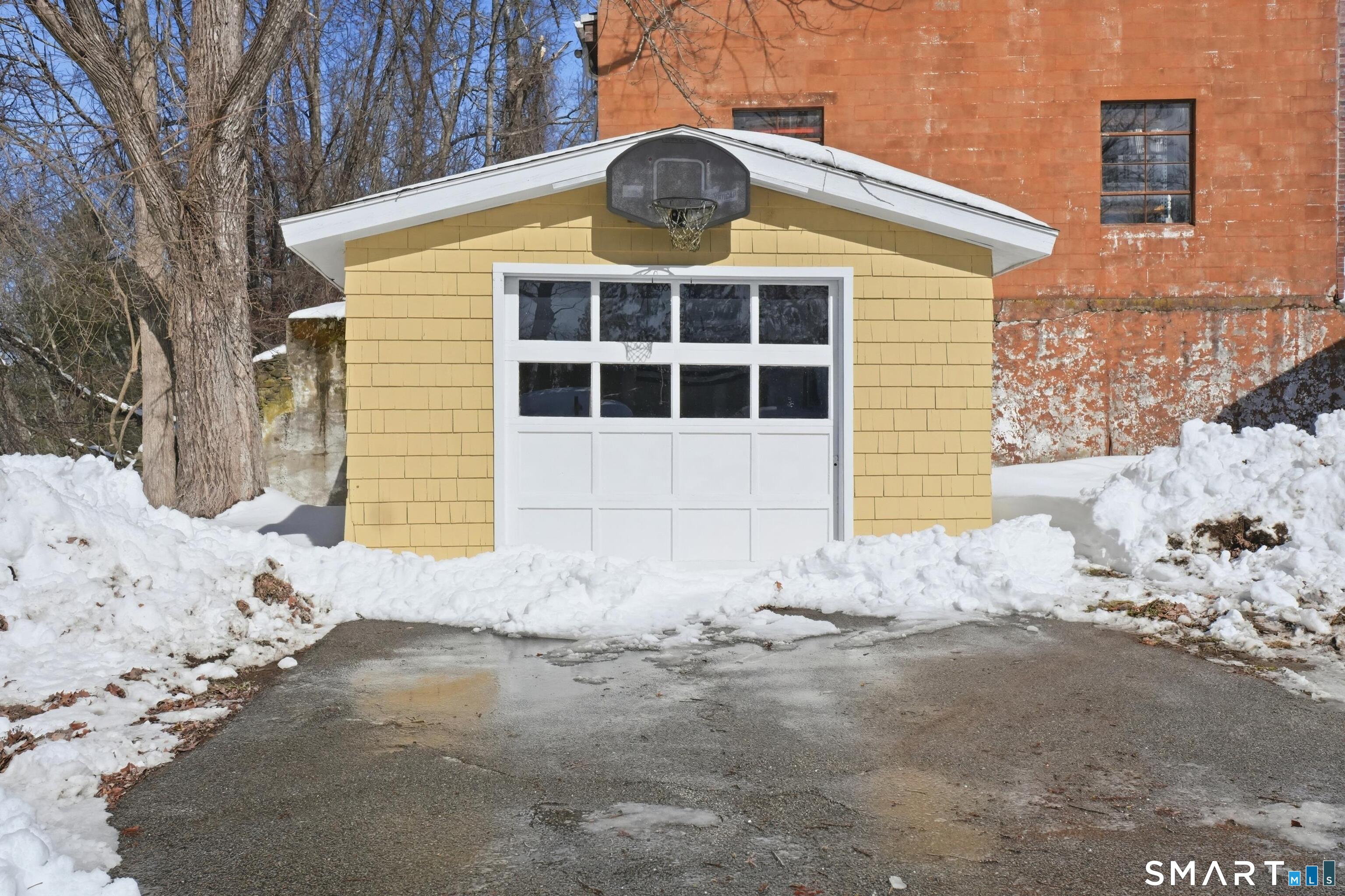 74 Riverside Drive Thompson CT 06277