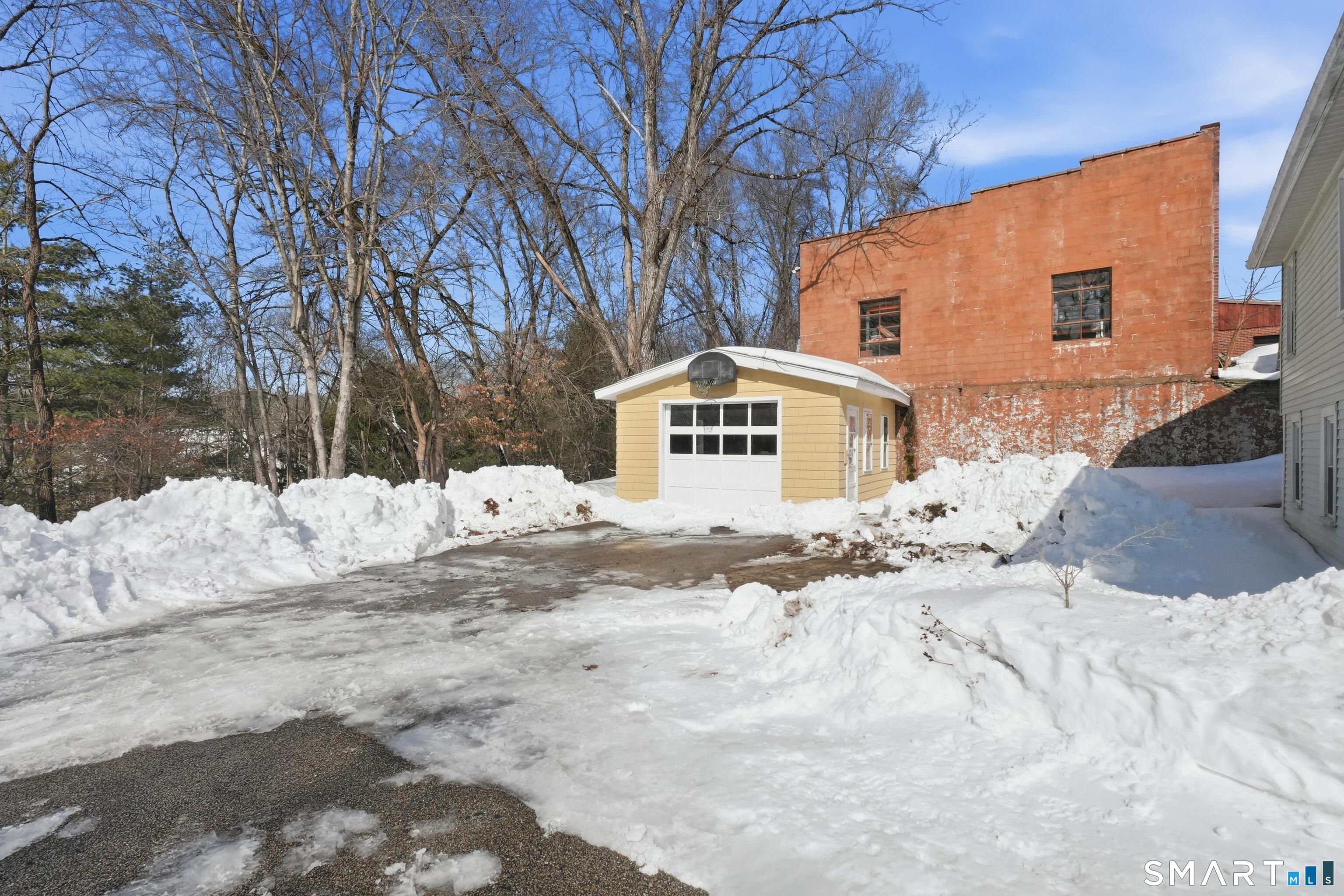 74 Riverside Drive Thompson CT 06277