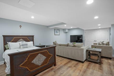 18 Beaver Dam Road Newtown CT 06470