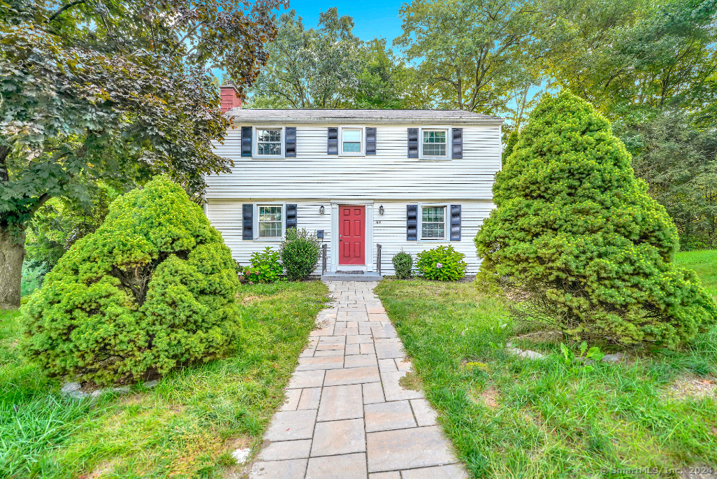62 Oakdale Avenue Waterbury CT 06708
