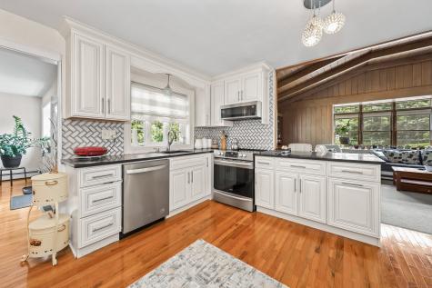 11 Ariel Road Woodbridge CT 06525