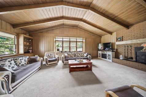 11 Ariel Road Woodbridge CT 06525