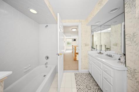 11 Ariel Road Woodbridge CT 06525