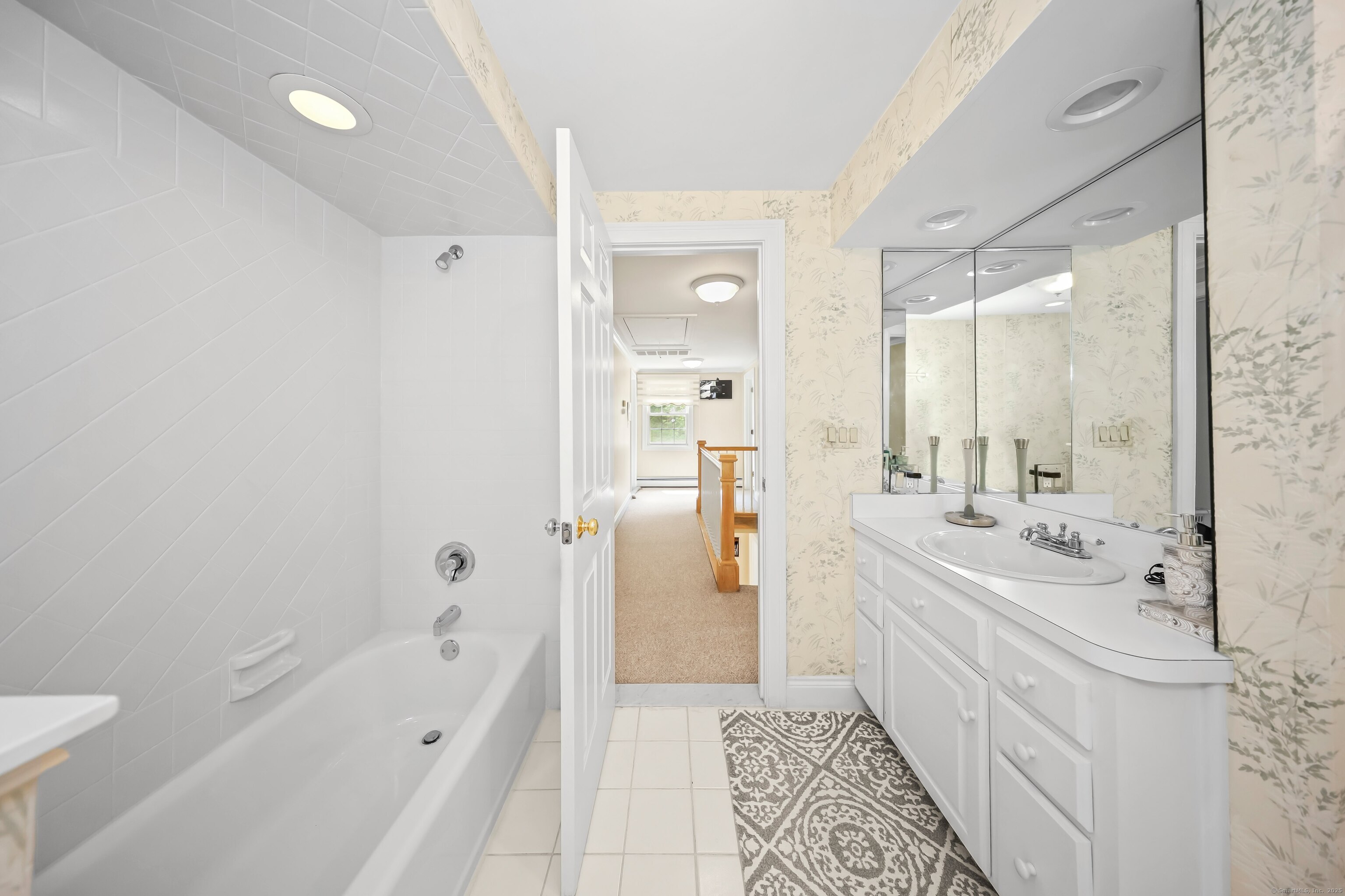 11 Ariel Road Woodbridge CT 06525
