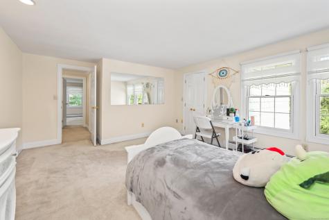 11 Ariel Road Woodbridge CT 06525
