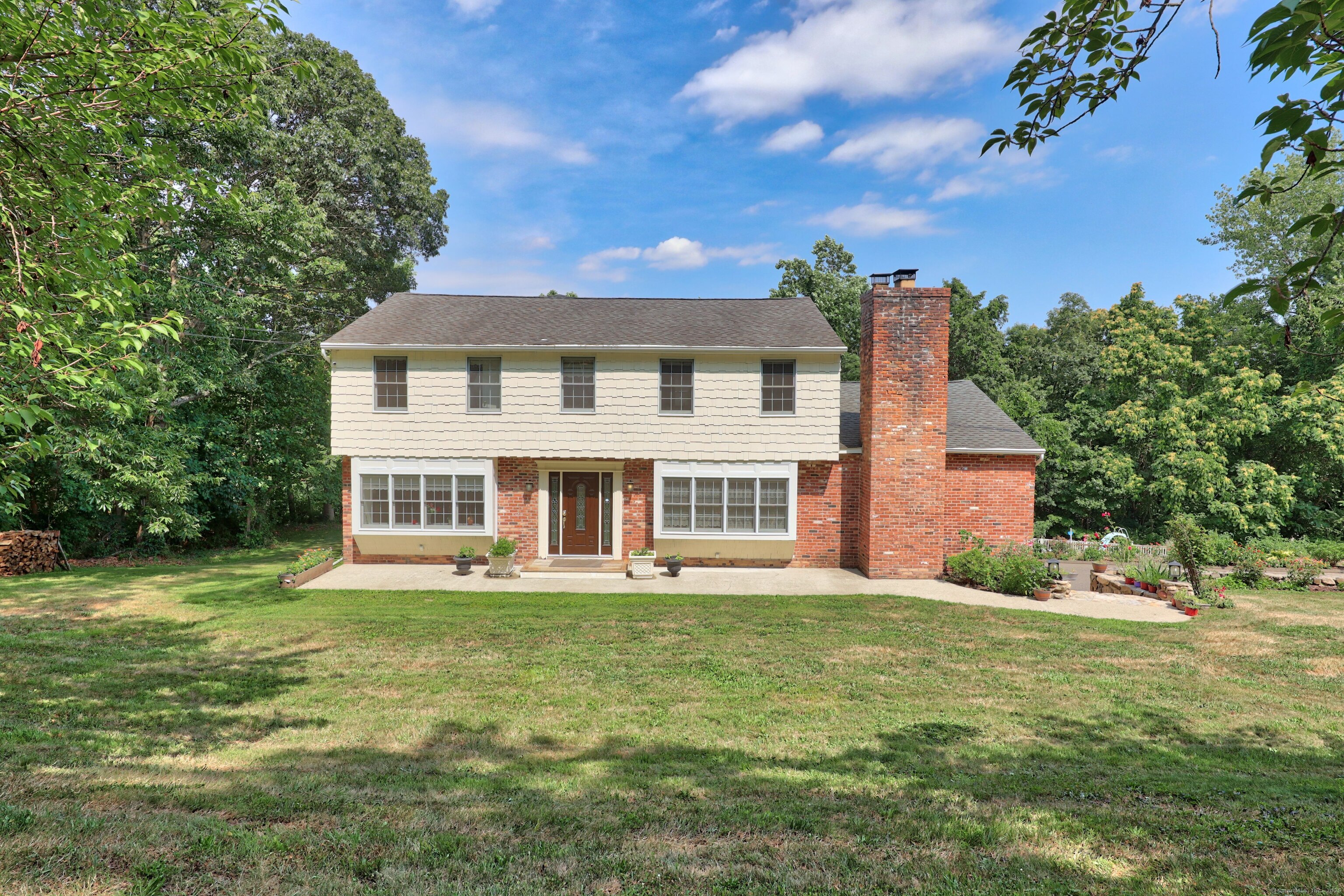 11 Ariel Road Woodbridge CT 06525
