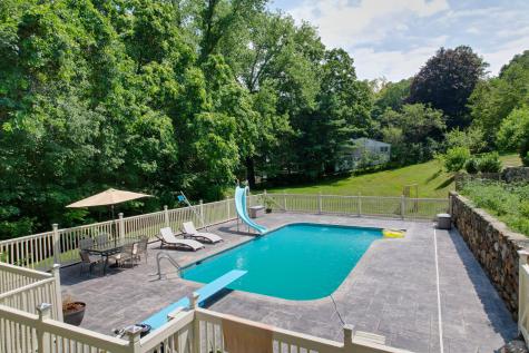 11 Ariel Road Woodbridge CT 06525