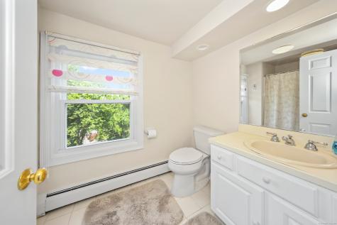 11 Ariel Road Woodbridge CT 06525