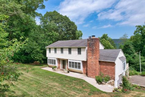 11 Ariel Road Woodbridge CT 06525