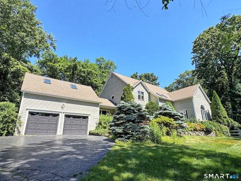 14 Brae Loch Way Shelton CT 06484