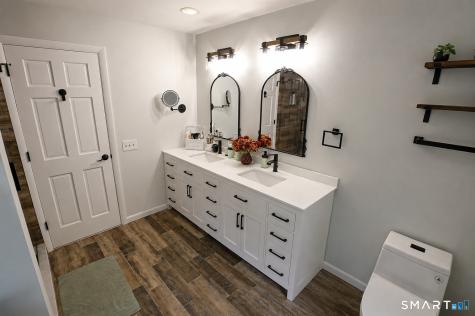 14 Brae Loch Way Shelton CT 06484