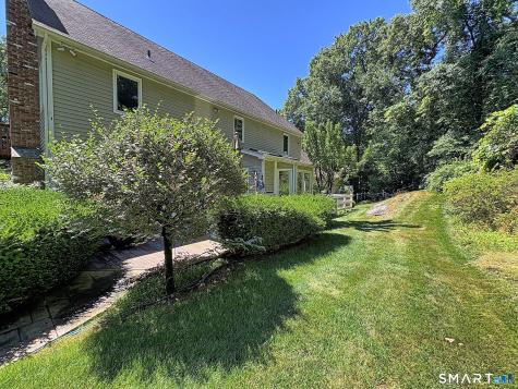 14 Brae Loch Way Shelton CT 06484