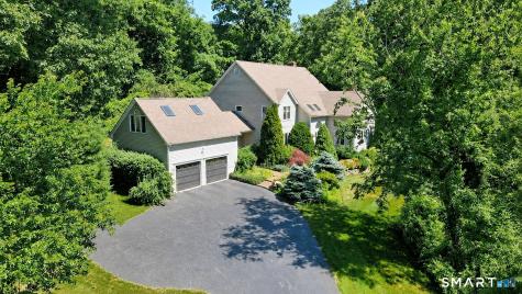 14 Brae Loch Way Shelton CT 06484