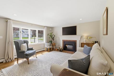 6 Fieldstone Drive Newtown CT 06470
