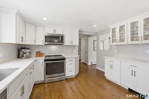 6 Fieldstone Drive Newtown CT 06470