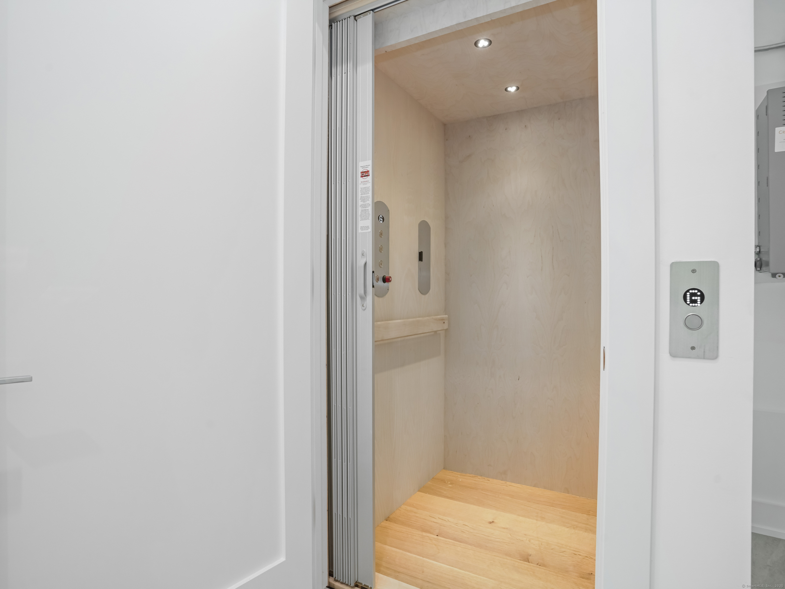 345 Reef Road Fairfield CT 06824