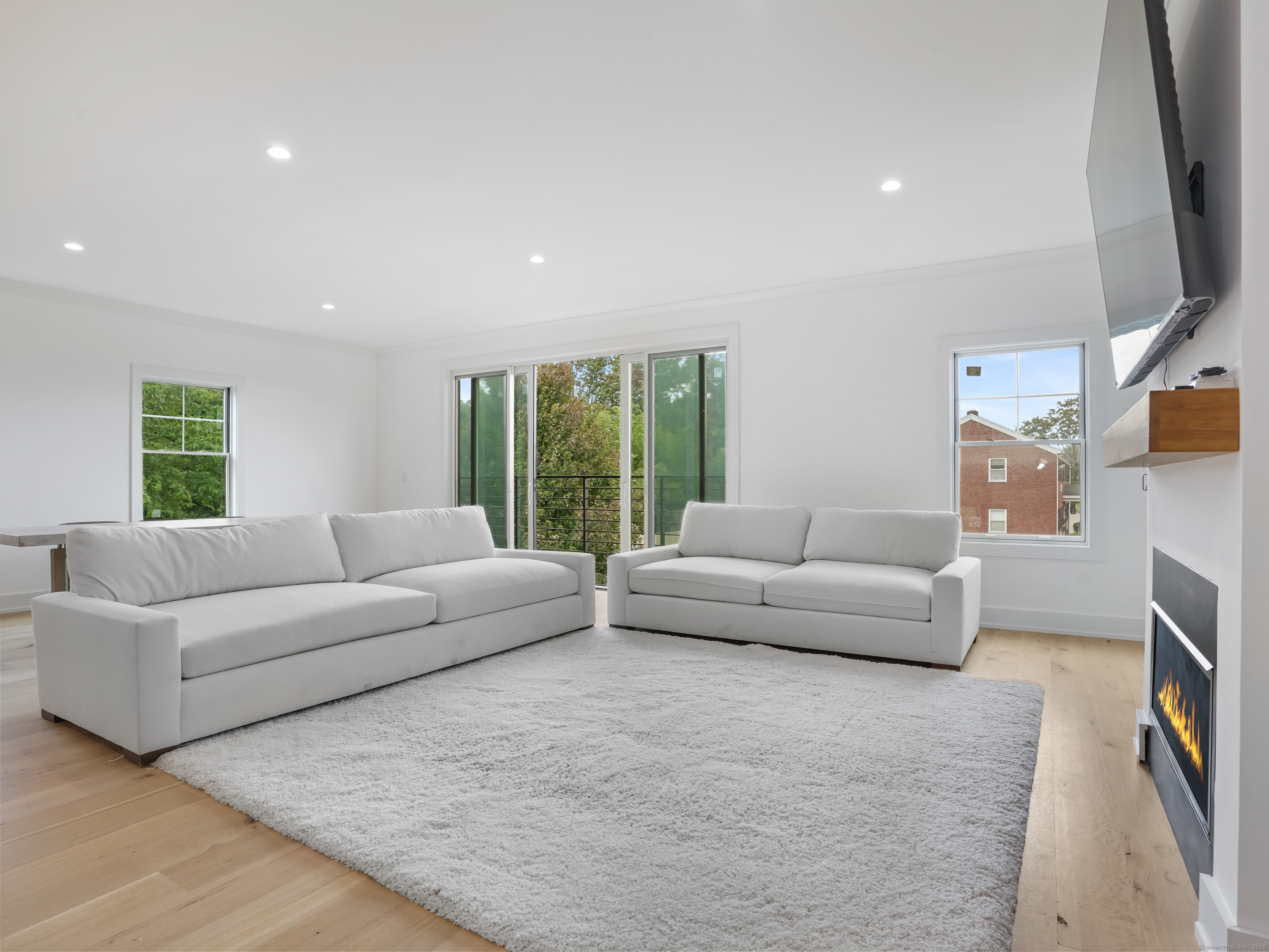 345 Reef Road Fairfield CT 06824