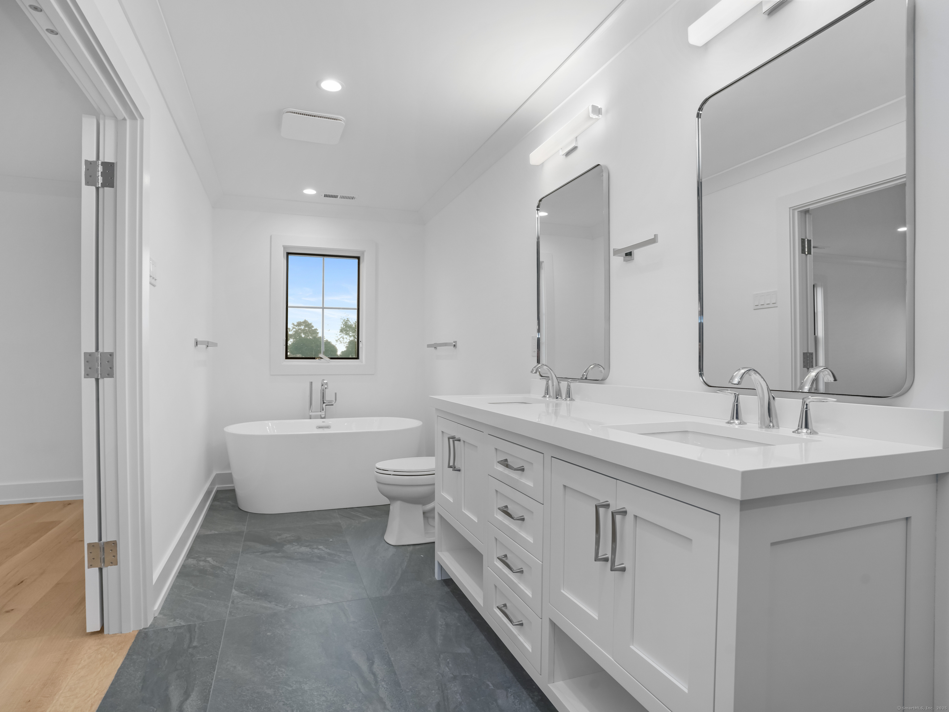 345 Reef Road Fairfield CT 06824