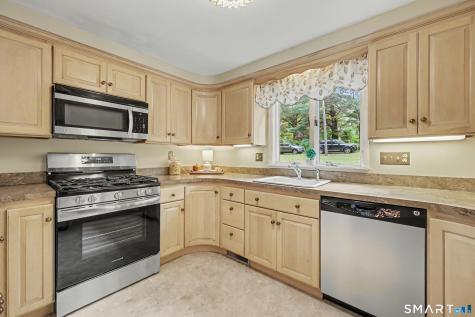 20 Mauweehoo Hill Sherman CT 06784