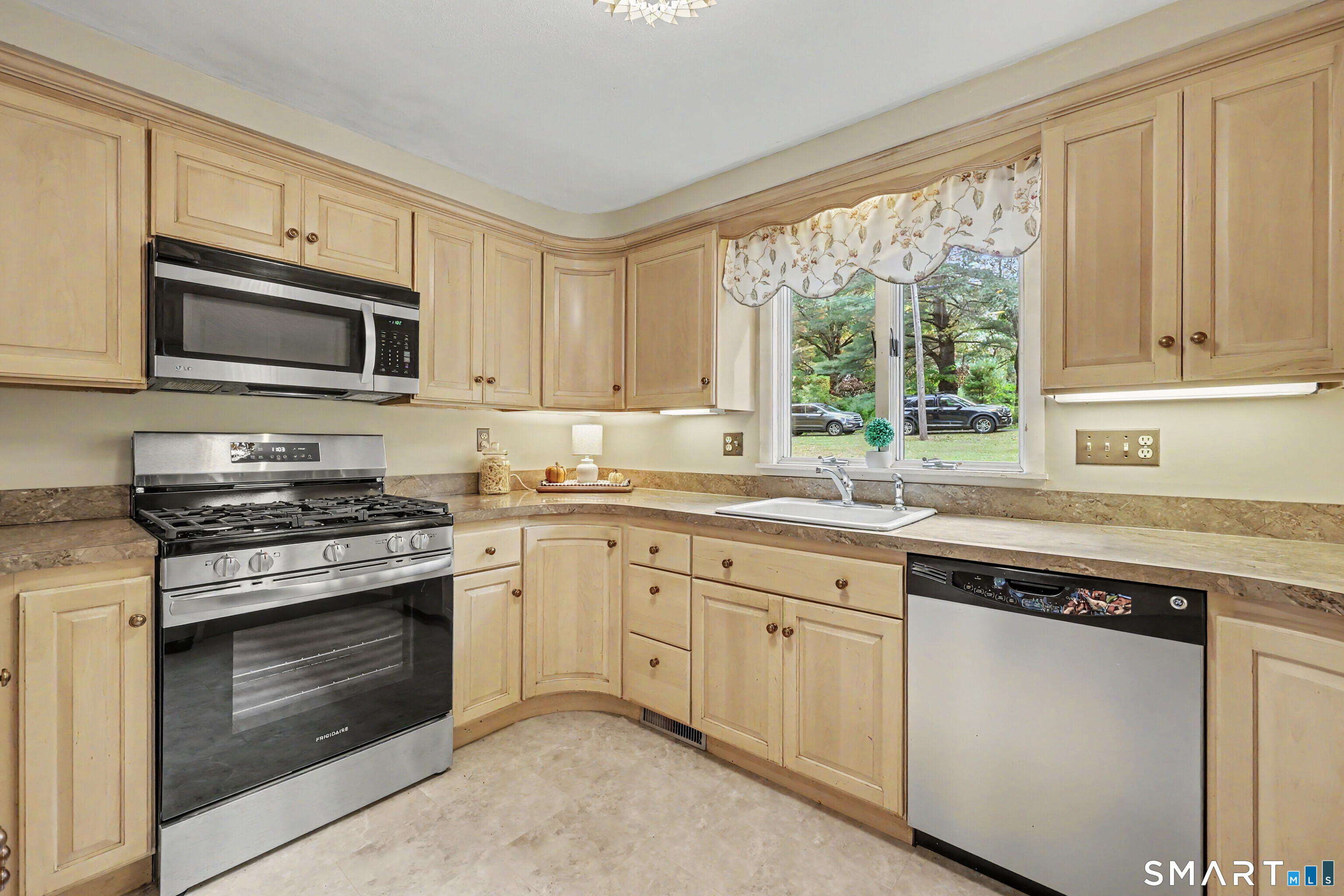 20 Mauweehoo Hill Sherman CT 06784