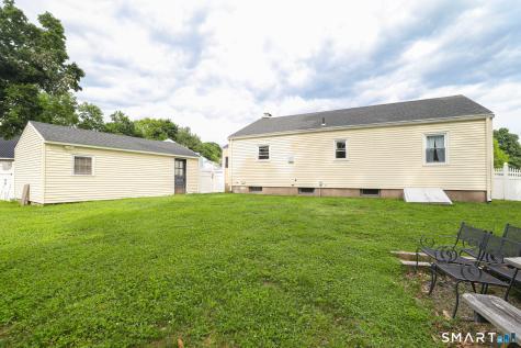 15 Sherwood Circle Manchester CT 06042