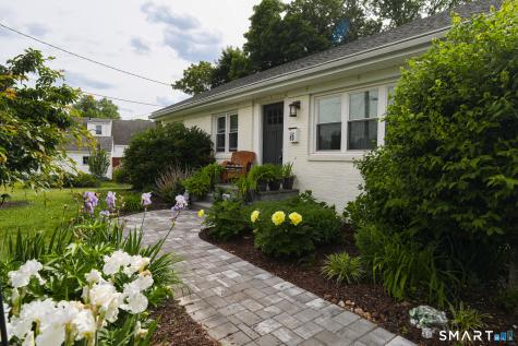 15 Sherwood Circle Manchester CT 06042