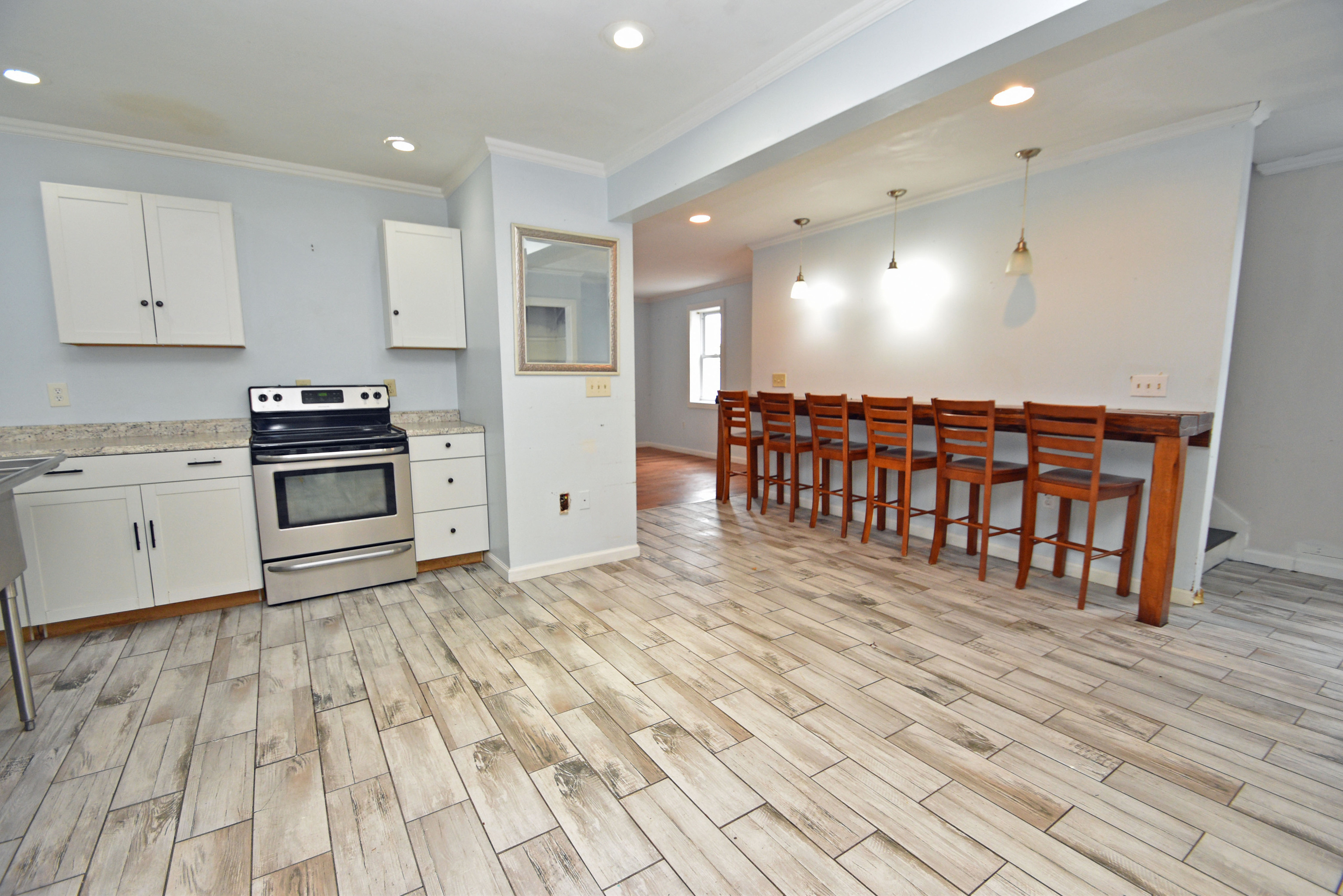 385 Broad Street New London CT 06320