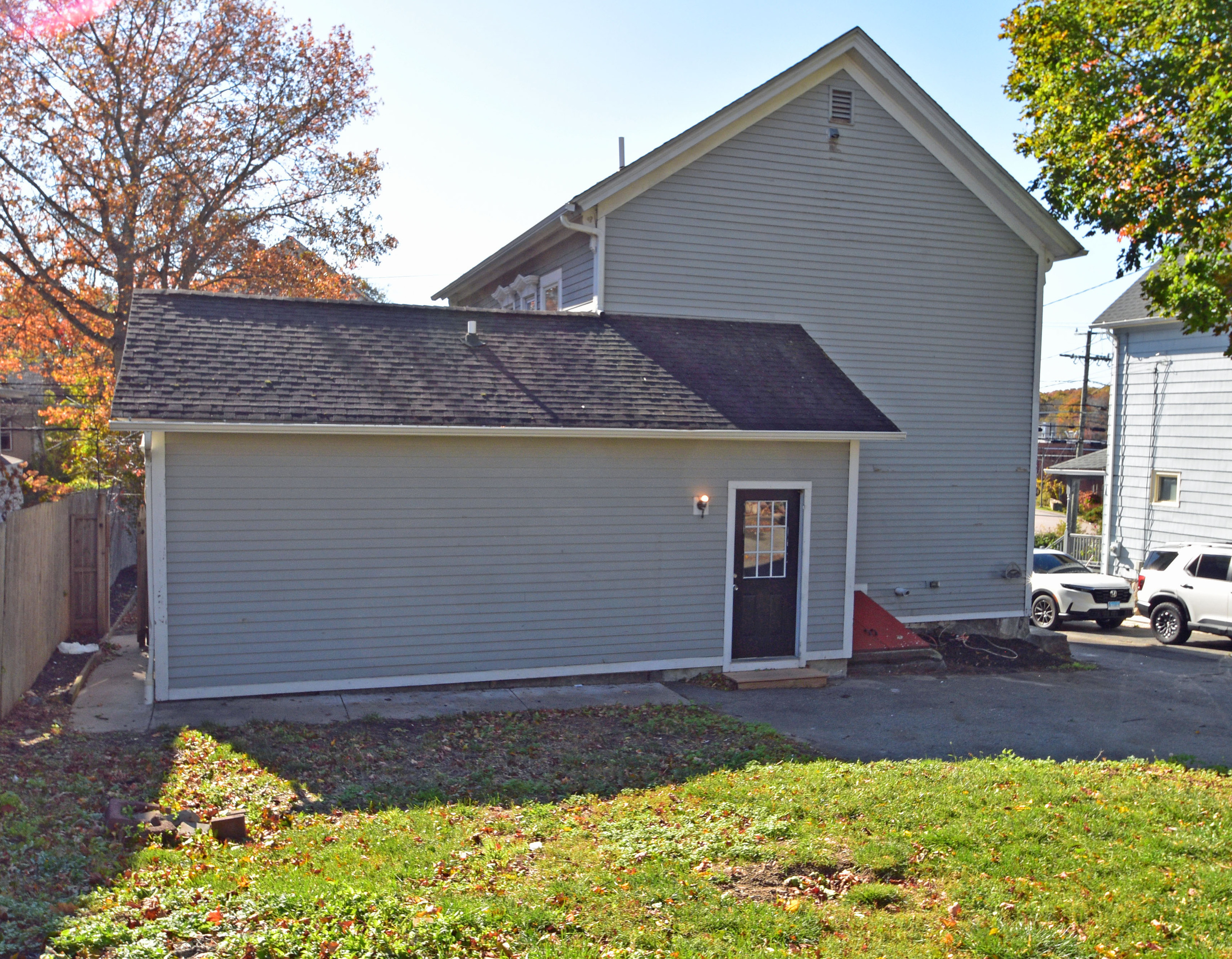 385 Broad Street New London CT 06320